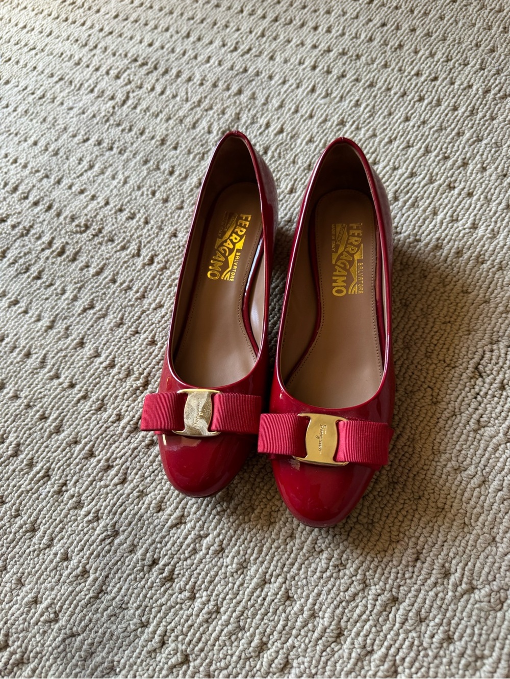Auth EUC Salvatore Ferragamo Red Patent Varina Bow Ballet Flats size 5 + COA